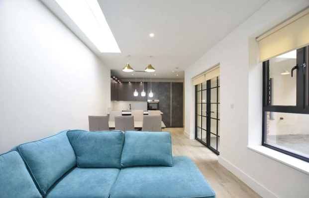 3 bedroom flat to rent - Photo 1