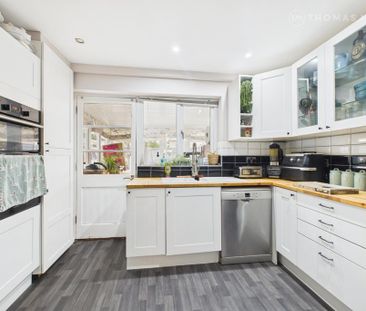 2 bedroom end of terrace house to rent - Photo 2