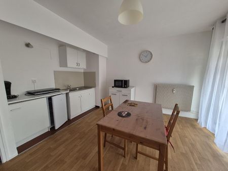 Location Appartement 1 pièce 26m² LILLE 59000 - Photo 2