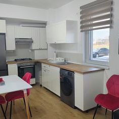 TUNARI-CITY NORD, apartament 2 camere mobilat, curte, parcare - Photo 3