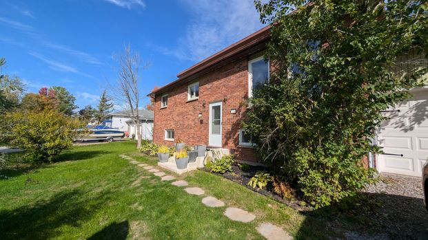 For Lease - 3239 Cove Avenue, Innisfil, Ontario - Photo 1