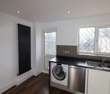 2 bedroom semi-detached house to rent - Photo 3