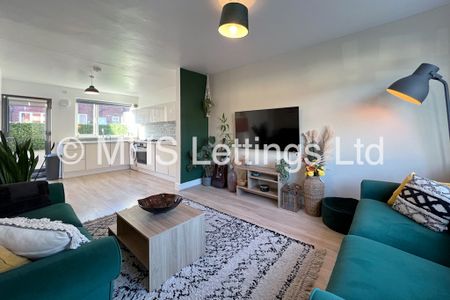 2 Bedroom Mid Terraced House for rent in Park View Avenue - Photo 3