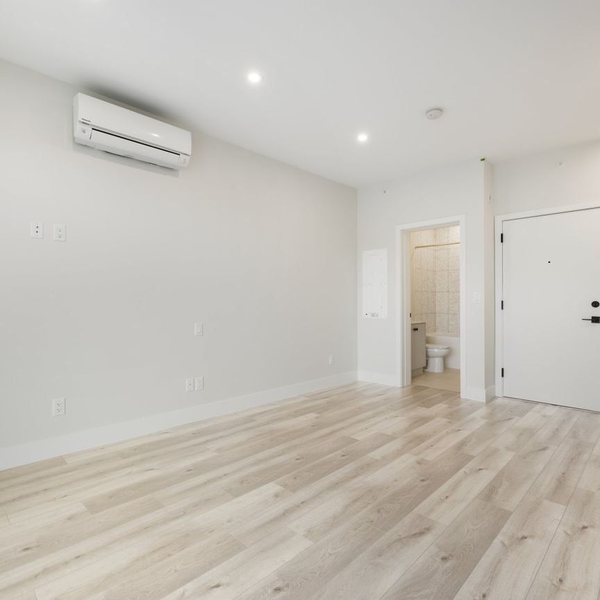 YORK 3 - 304C - YR304C - Photo 1