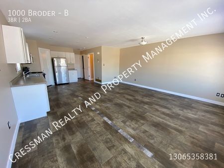 3 bed, 1.5 bath townhouse - Photo 3