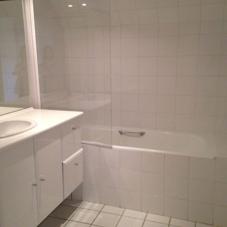location Appartement T6 DE 144.35m² À PARIS - Photo 3