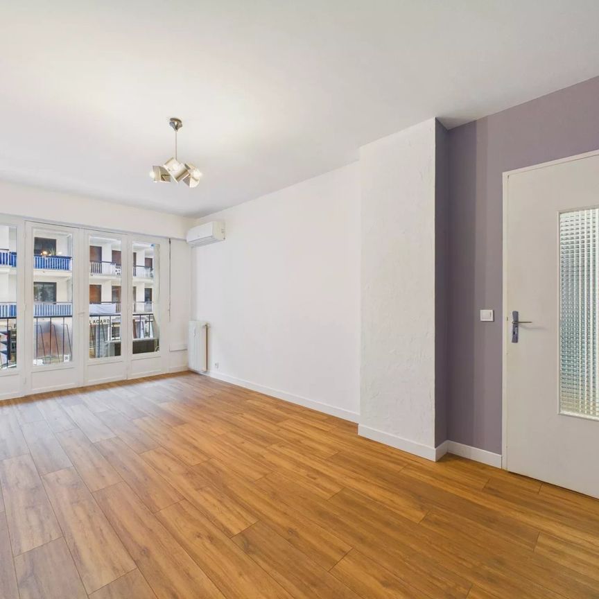 Location Appartement 2 pièces 48m² ST LAURENT DU VAR 06700 - Photo 1