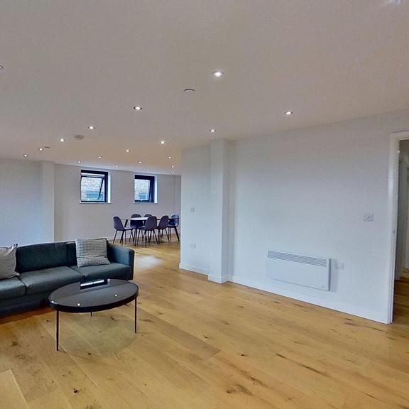 3 bedroom flat to rent - Photo 1