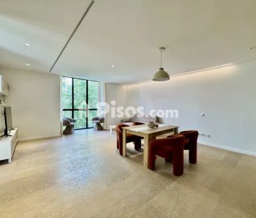 Piso en alquiler en Carrer dels Oms - Photo 3