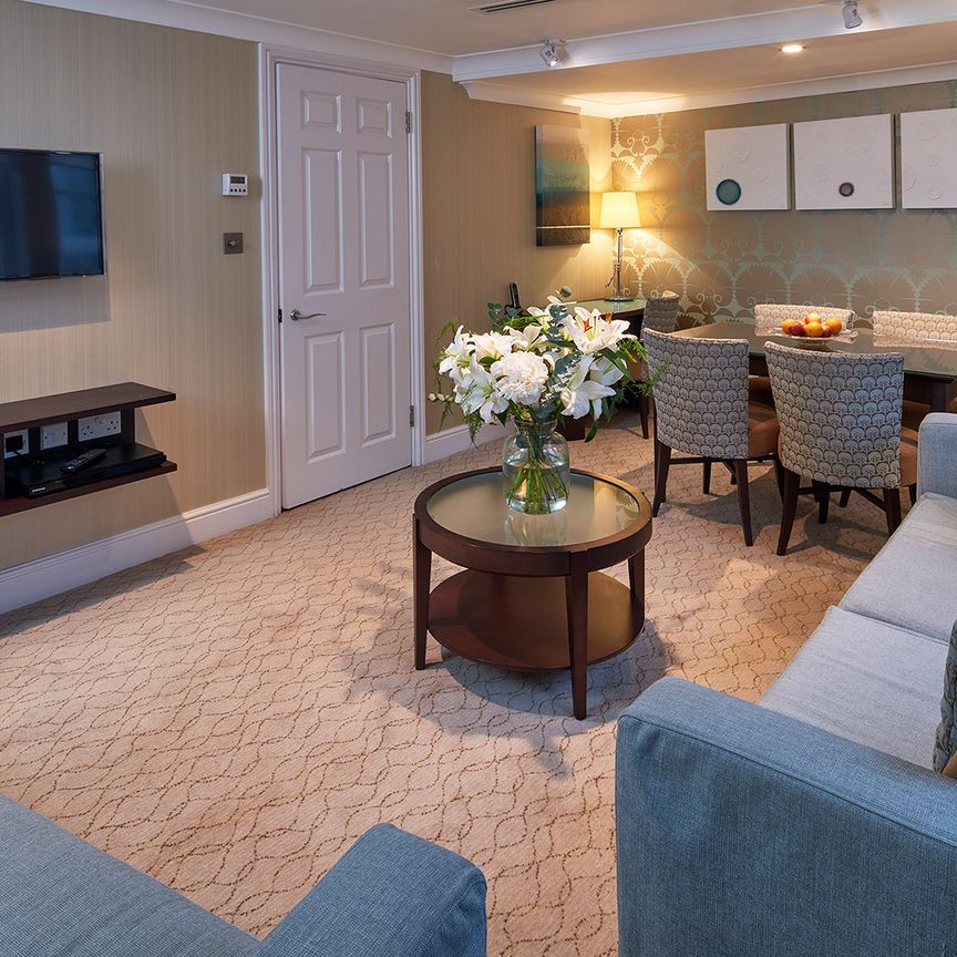 Executive 2-Bedroom Apartment For Rent - Photo 1