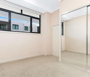 Modern One Bedroom Apartment With Aircon - Photo 1