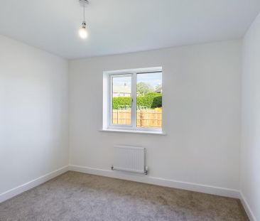 3 bedroom semi-detached house to rent - Photo 5