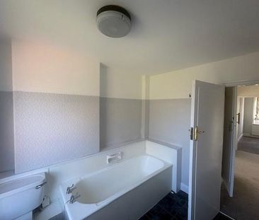 5 bedroom semi-detached house to rent - Photo 6