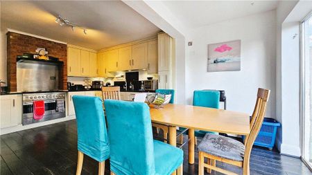 4 bedroom bungalow to rent - Photo 3