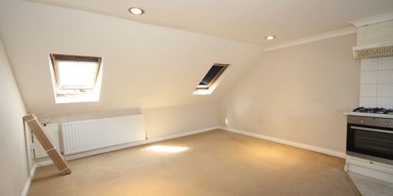 Chobham Road, Woking - Photo 3