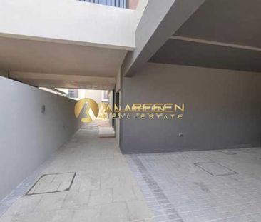 Brand New | Close Kitchen|Maid+Study|Corner Villa - Photo 2