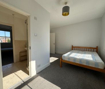 4 Bed Terraced House, Swanfield Street, E2 - Photo 2