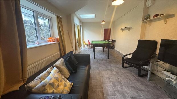 6 bedroom house to rent - Photo 1