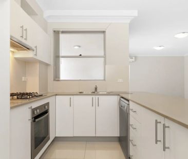 Modern Comfort in the Heart of Parramatta - Photo 6