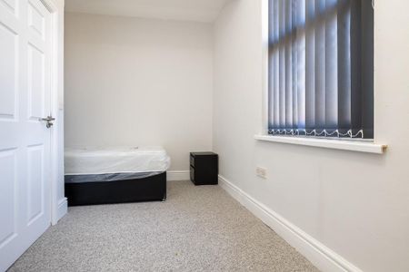 5 bedroom townhouse to rent - Photo 4