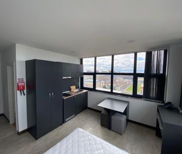 Studio to rent - Photo 6