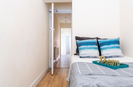 6 bedroom house to rent - Photo 4