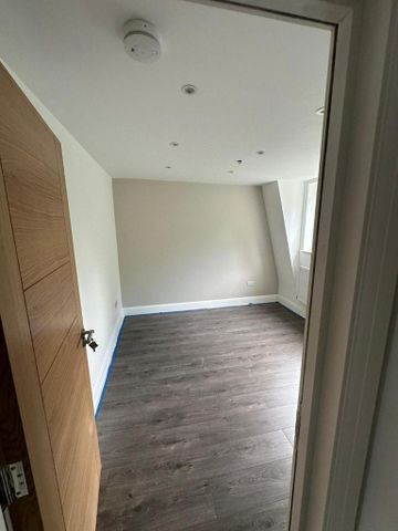 4 bedroom terraced house to rent - Photo 3