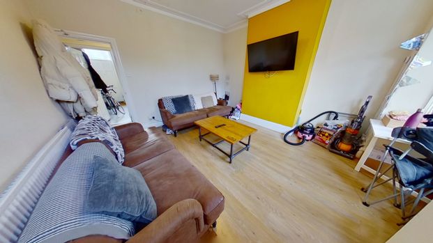 St Anns Avenue, Burley - Photo 1