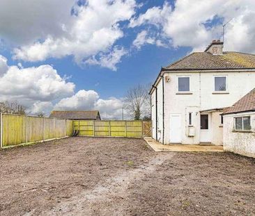 Fields End Farm, Pouchen End Lane, HP1 - Photo 2