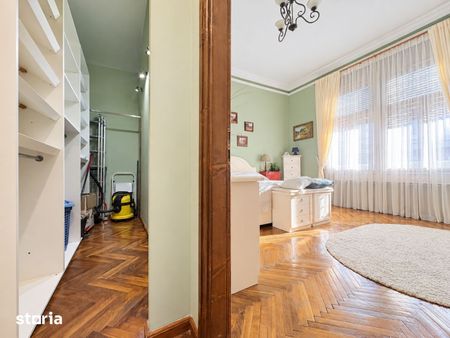 Apartament în Piața Libertății | Clădire istorică, balcon cu vedere sp - Photo 2