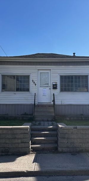 For Lease - 266 Beach Road, Hamilton, Ontario - Photo 1