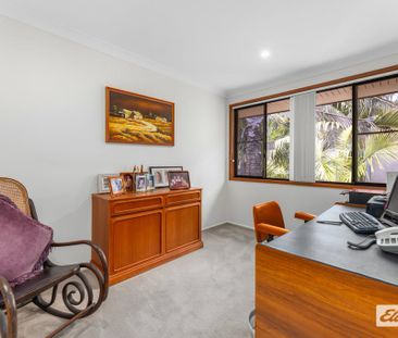 Spacious, Stylish & Exceptionally Versatile Family Living - Photo 3