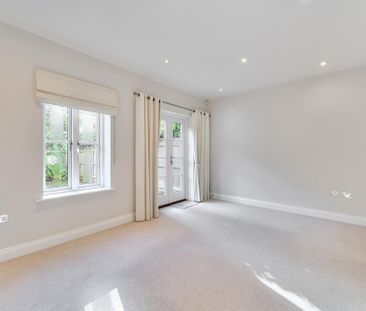 2 bedroom semi-detached house to rent - Photo 2
