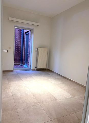 MOOI GELIJKVLOERS APPARTEMENT MET 2 SLAAPKAMERS IN HET HART VAN SINT-NIKLAAS - Foto 5
