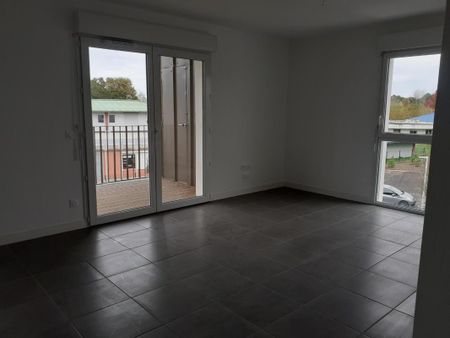 Location Appartement 3 pièces 64m² ST VINCENT DE TYROSSE 40230 - Photo 4
