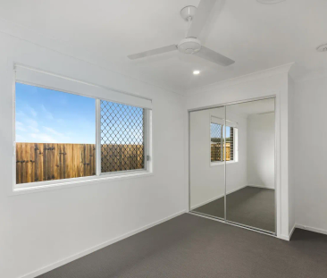 Family Living Meets Comfort! - Photo 1