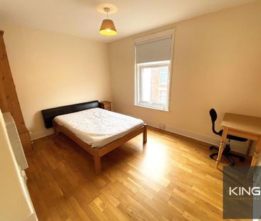 4 bedroom terraced house to rent - Photo 3