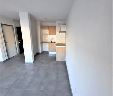 Location Appartement 2 pièces 41m² NIMES 30000 - Photo 4