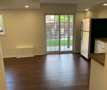 For Lease - 331 Spruce Grove Crescent, Newmarket, Ontario - Photo 6