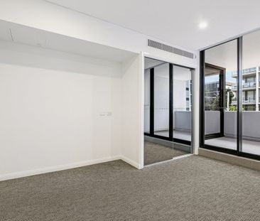 Premium Three-Bedroom Apartment I Spacious Layout & Luxe Interiors - Photo 3