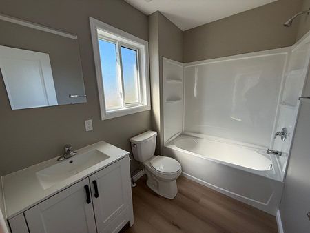 For Lease - 9 Crosier Street, Norfolk, Ontario - Photo 4