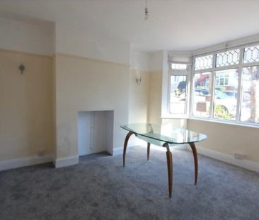 3 Bed Semi-Detached House, Mountfield Road, LU2 - Photo 2