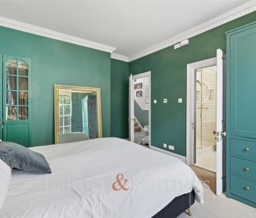 4 bedroom end of terrace house to rent - Photo 1