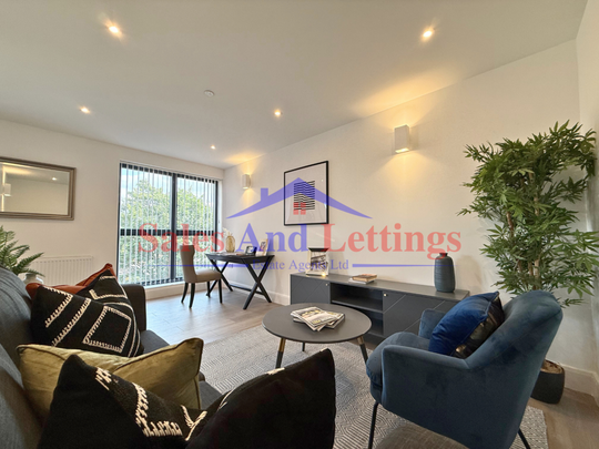 3 bedroom apartment to rent - Photo 1