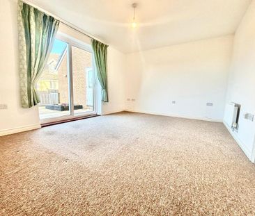 2 bedroom end of terrace house to rent - Photo 1