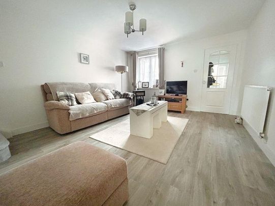 Derwen Deg, Neath - Photo 1