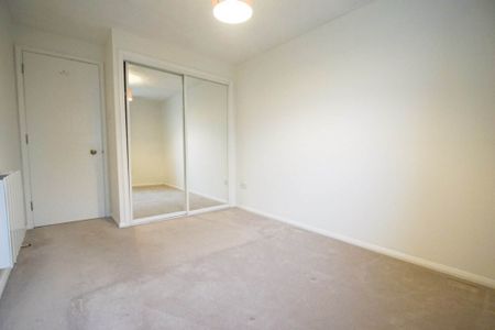 2 bed Apartment for rent - Photo 3