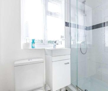 Sycamore Avenue, South Ealing, W5 - Photo 5