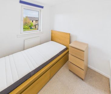 4 bedroom semi-detached house to rent - Photo 6