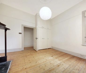 Two bedroom Edwardian house in ideal position- with courtyard! - Photo 4